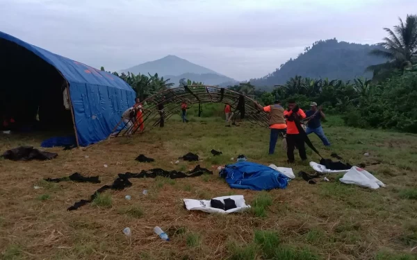 Thumbnail Gunung Ibu Halmahera Naik Level Awas, Empat Desa Mulai Diungsikan