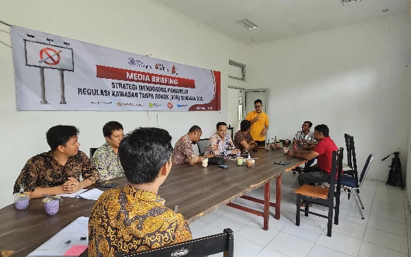 Kawasan Tanpa Rokok, The Aceh Institute Gelar Dialog dengan Wartawan di Nagan Raya