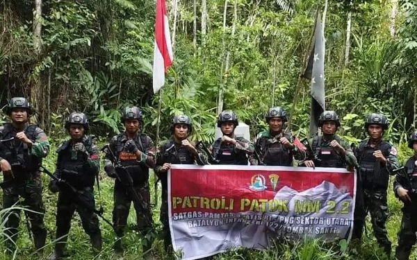 Thumbnail Jaga Kedaulatan Negara, TNI Gelar Patroli Rutin Patok Perbatasan Indonesia-Papua Nugini