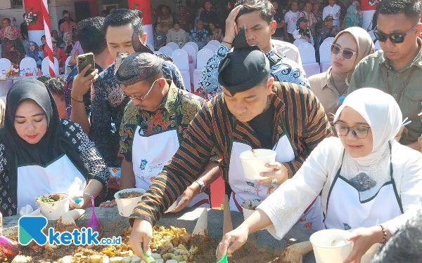 Thumbnail Berita - Hadir dengan Suasana Baru, Pemkot Surabaya Siapkan Tema Berbeda di Festival Rujak Uleg