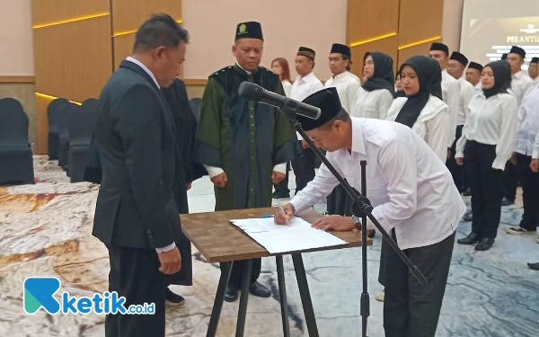 Thumbnail 72 Anggota PPS Kota Batu Dilantik, Ketua KPU Ingatkan 11 Pakta Integritas