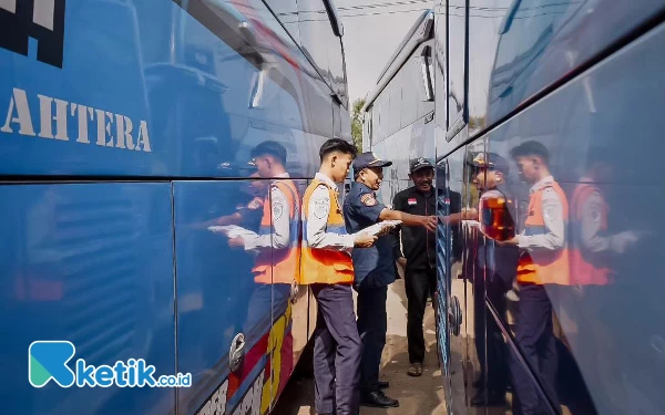 Thumbnail Berita - Puluhan Bus Wisata yang Masuk ke Kota Batu Tak Laik Operasi