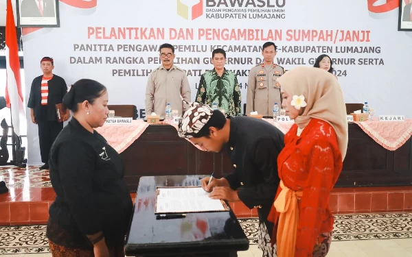 Thumbnail Berita - 63 Anggota Panwascam Kabupaten Lumajang Dilantik