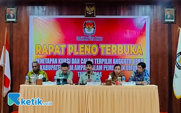 Thumbnail Berita - KPU Raja Ampat Tetapkan 20 Nama Caleg Terpilih Pemilu 2024, Cek Daftarnya!