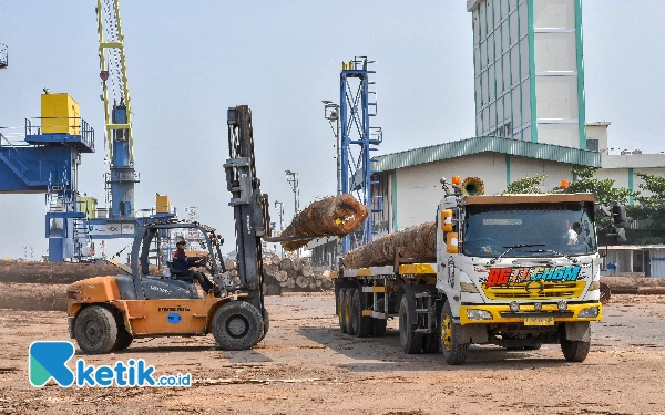 Thumbnail Berita - Dicap Buruk karena Kerap Banjir Rob, Kini SPMT Branch Tanjung Emas Sukses Bertransformasi