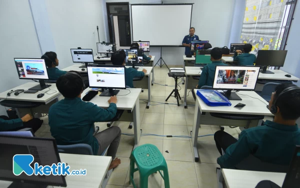 Thumbnail Tokoh Pendidikan Jatim: Menaikkan UKT Sangat Berpotensi Melanggar UUD 1945!