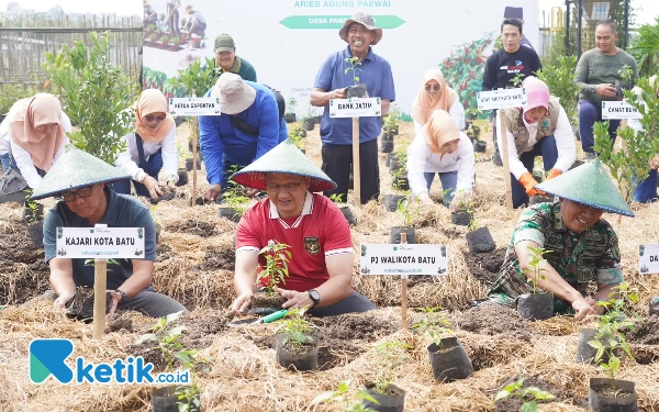 Thumbnail Berita - Tekan Inflasi, Pemkot Batu Tanam Cabai Serentak