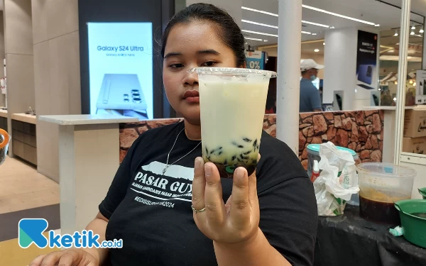 Thumbnail Meneguk Kesegaran Dawet Jembut, Minuman Legendaris Asal Purworejo