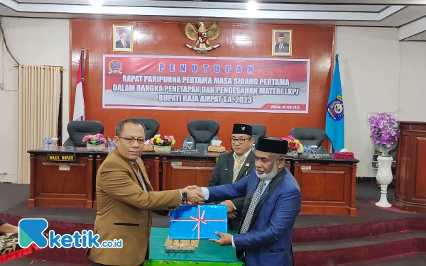 Sidang Paripurna Dewan i Ditutup, LKPJ Bupati Raja Ampat Tahun Anggaran 2023 Disahkan