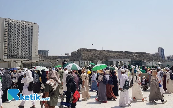 Thumbnail [LIVE] Suhu Makkah Capai 50 Derajat, Jemaah Diimbau Gunakan Penutup Kepala