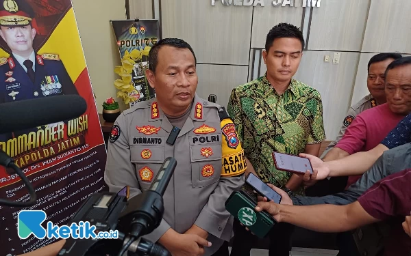 Thumbnail Polwan Bakar Suami Polisi Karena Judi Online, Kapolda Jatim Turut Prihatin