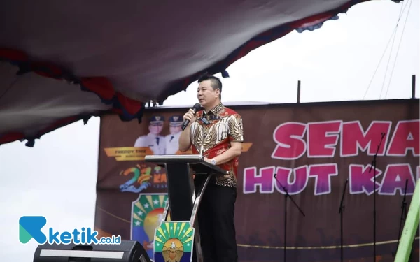 Thumbnail Berita - Bupati Freddy Thie Soroti Perjalanan Dua Dekade Kabupaten Kaimana