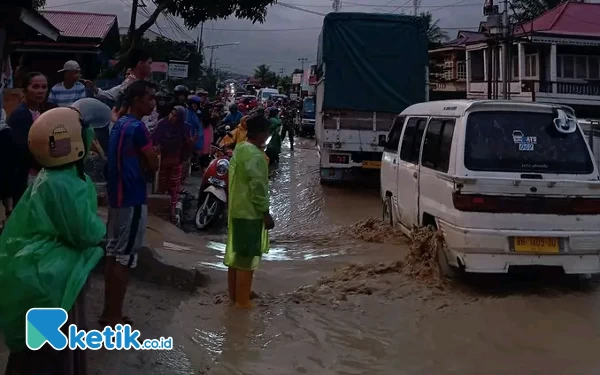 Thumbnail Selalu Banjir, Warga Kota Sungai Penuh Kecewa Kinerja Pemkot