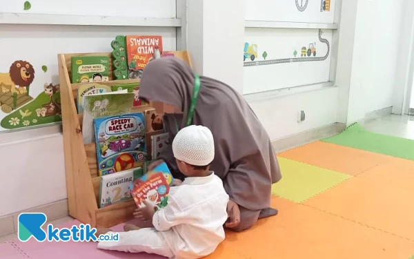 Thumbnail Berita - Sinergikan Metode Montessori dengan Islam, Kelas Toodler Albata Surabaya Jadi Incaran Internasional