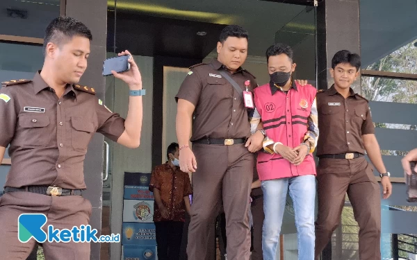 Diduga Selewengkan Bantuan Alsintan Kementan, Mantan Kades di Bondowoso Ditahan Kejari