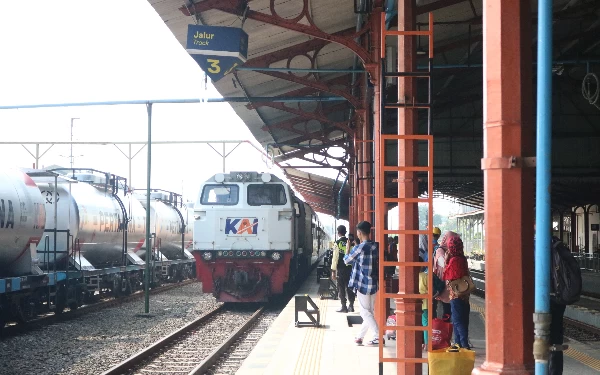 Thumbnail KAI Daop 7 Madiun Siapkan 11.510 Kursi untuk Masa Libur Idul Adha