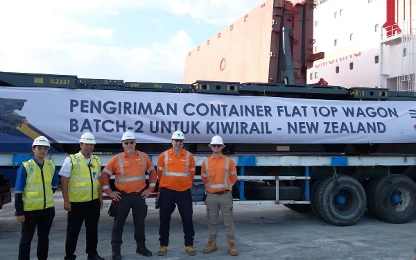 Thumbnail Berita - INKA Group Kirim 105 Unit CFT Wagon ke New Zealand