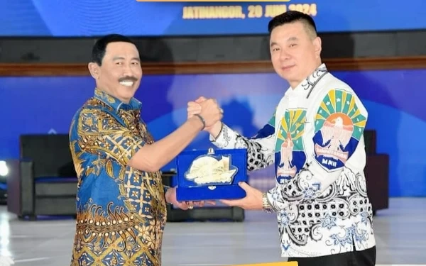 Thumbnail Kaimana Kabupaten Paling Maju di Papua, Mendagri Hingga Rektor IPDN Apresiasi Bupati Freddy Thie