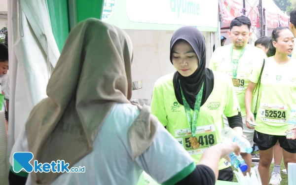 Thumbnail Mie Sehat Asal Jatim Bagikan Ribuan Mie Instan untuk Pelari Green Force Run 2024