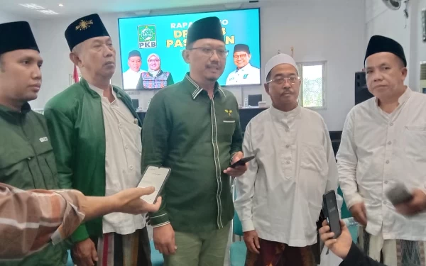 Thumbnail Ketua Dewan Syuro DPC PKB Pasuruan  KH Mujib Imron Direshuffle