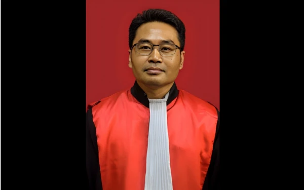 Thumbnail Profil Hakim Eman Sulaeman yang Bebaskan Pegi Setiawan dari Status Tersangka