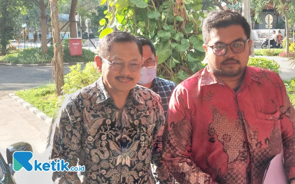 Thumbnail Prof Budi Santoso Antarkan Surat Keberatan ke Rektorat Unair