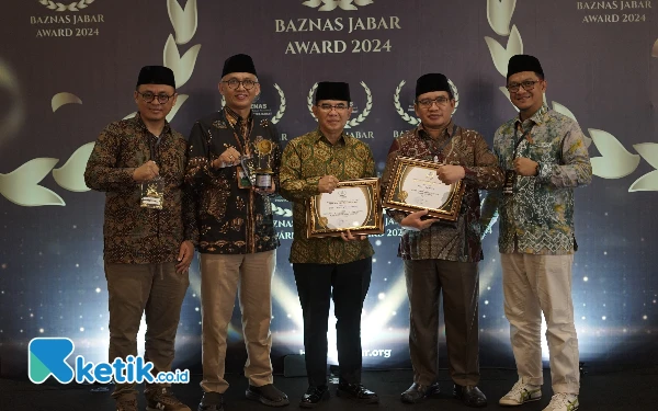 Thumbnail Bupati Bandung Raih Penghargaan BAZNAS Jabar Award 2024