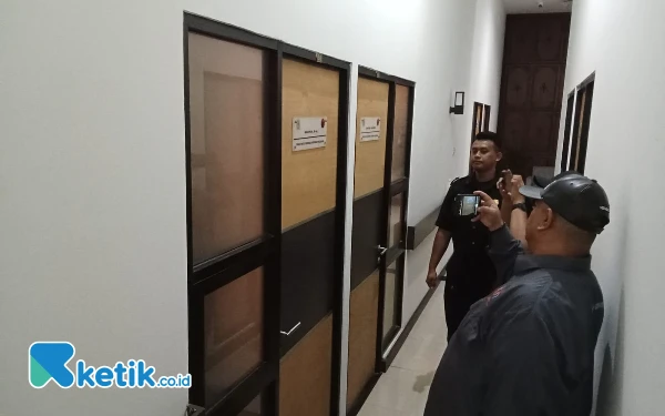 Thumbnail KPK Tetapkan 21 Tersangka Baru Hibah Pokmas DPRD Jatim, Sita Uang Rp 380 Juga Hingga Sertifikat Rumah