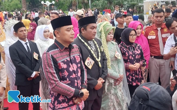 Thumbnail Diikuti 330 Pasangan, Prosesi Sidang Isbat Nikah Massal Berlangsung Meriah di Balai Kota