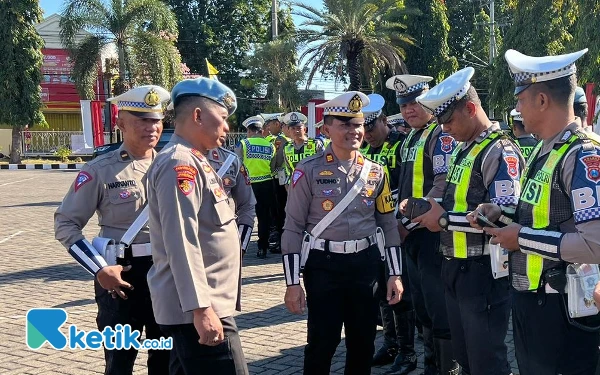 Thumbnail Berita - Operasi Patuh Semeru 2024, Propam Polres Situbondo Periksa Kedisiplinan Anggota