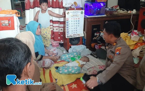 Thumbnail Berita - Disertai Surat Amanah Karena Ekonomi, Bayi Perempuan Usia 3 Bulan Dibuang di Surabaya