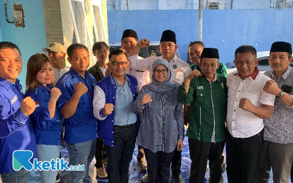 Thumbnail Mak Rini Kembalikan Formulir Pendaftaran Bacabup Blitar ke Demokrat