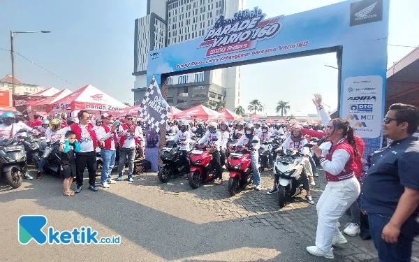 Thumbnail 2.000 Pengendara Meriahkan Parade Vario 160 di Surabaya