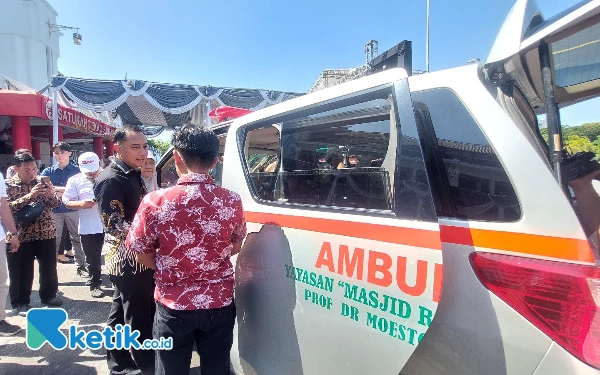 Thumbnail Eri Luncurkan Program 1 Kelurahan 1 Ambulans untuk Berikan Layanan Respon Cepat