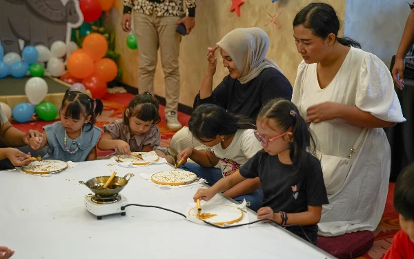 Thumbnail Peringati Hari Anak 2024, Grand Darmo Hotel Surabaya Tumbuhkan Kreativitas dengan Membatik