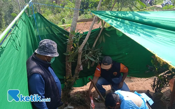 Thumbnail Warga Ngantang Malang Digegerkan Penemuan Makam Bayi Tak Bernama