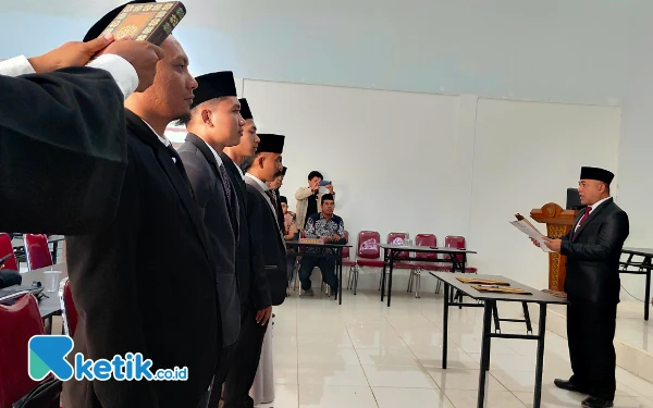 KPU Pamekasan Lantik 9 PAW PPK Proppo dan Palengaan