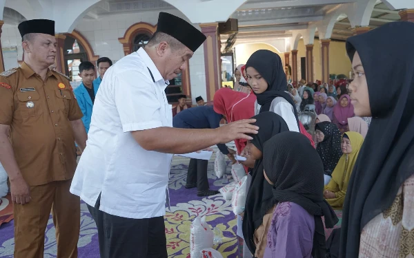 Thumbnail Pengajian Akbar di Rawang Panca Arga, Wabup Asahan Santuni Anak Yatim