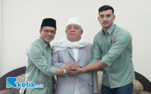 Thumbnail KH Sofyan Yahya Doakan Dadang Supriatna-Ali Syakieb Menangkan Pilbup Bandung