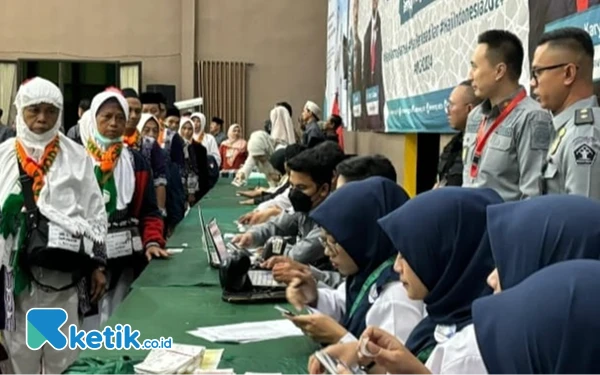 Imigrasi Kelas 1 Surabaya Layani Pemeriksaan Paspor 106 Kloter Selama Masa Haji 2024