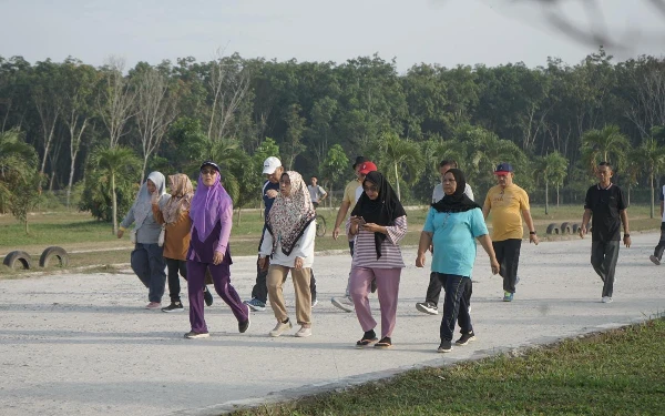 Thumbnail Berita - Manfaatkan Hari Minggu, Bupati Asahan Hadiri Car Free Day bersama Ketua TP PKK