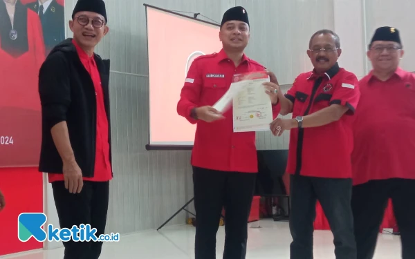 Resmi Kantongi Rekomendasi dari PDIP, Eri-Armuji Akan Fokus ke Program Pro Rakyat