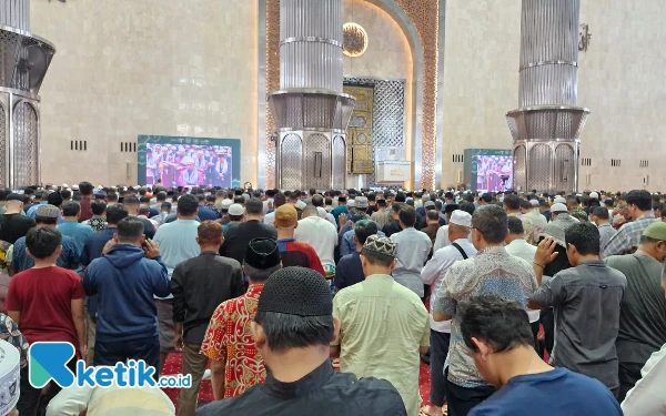 Thumbnail Ribuan Jemaah Hadiri Salat Gaib di Masjid Istiqlal untuk Ismail Haniyeh