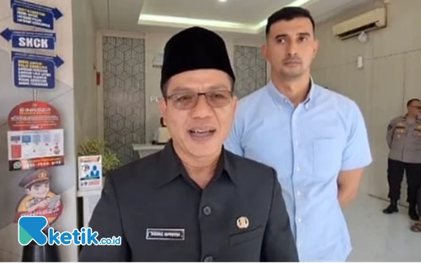 Thumbnail Berita - Siap Daftar ke KPU, Cabup Bandung Petahana Kang DS Bersama Ali Syakieb Bikin SKCK