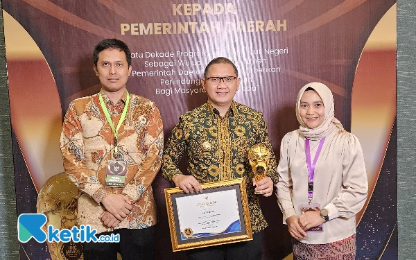 Thumbnail Berita - Seluruh Warga Tercover BPJS Kesehatan, Pemkot Batu Raih UHC Awards Kategori Utama