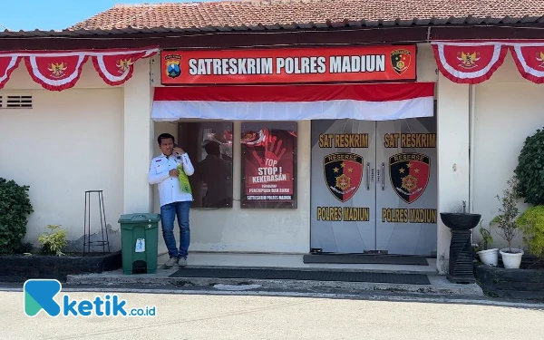 Thumbnail Gagal Berangkat, Puluhan Jemaah Calon Haji Furoda Laporkan Ladima ke Polres Madiun