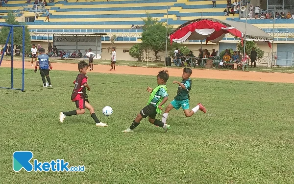 Thumbnail Kesempatan Jadi Pemain Sepak Bola Profesional, PSBS Biak Buka Seleksi Pemain di Madiun