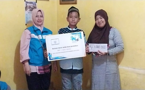 Thumbnail Beri Bantuan Anak SD di Palembang, Yayasan Asa Pendidikan Nusantara Gandeng Yaga Yingde Grup