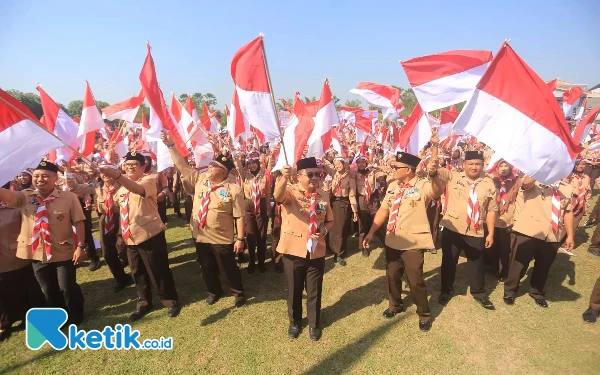 Thumbnail Berita - Di Hadapan Ratusan Pelajar, Pj Wali Kota Madiun: Pramuka Harus Tetap Dipertahankan