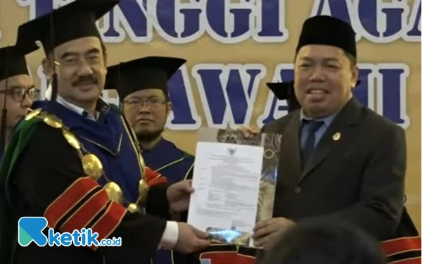 Thumbnail Ketua STAI Al-Jawami Bandung Deding Ishak Resmi Diangkat Jadi Guru Besar Ilmu Kebijakan Pendidikan